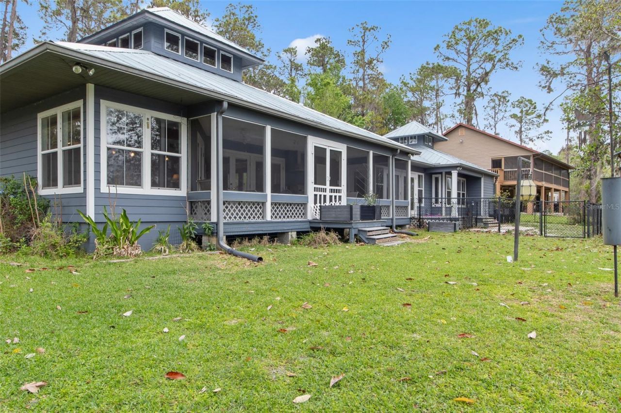 299 Riley Lake Drive, Hawthorne, FL 32640 Photo