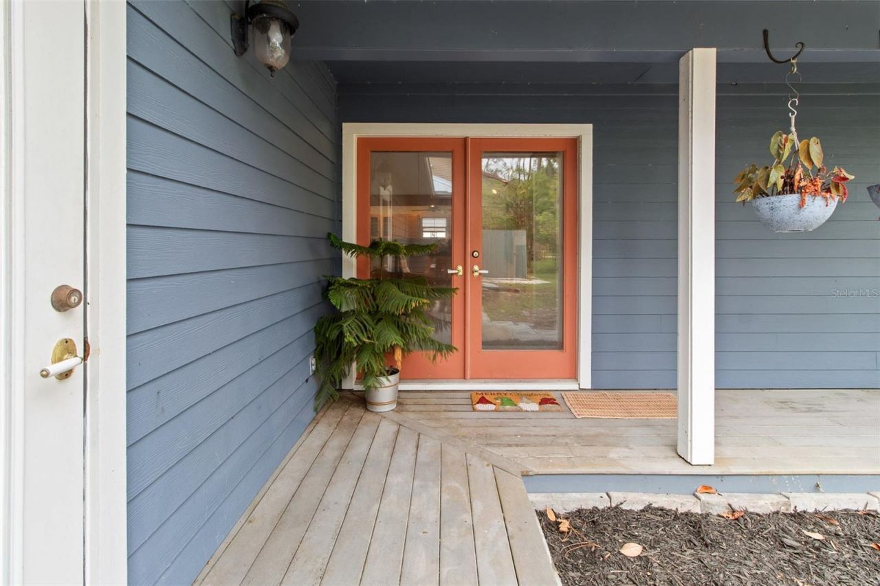 299 Riley Lake Drive, Hawthorne, FL 32640 Photo