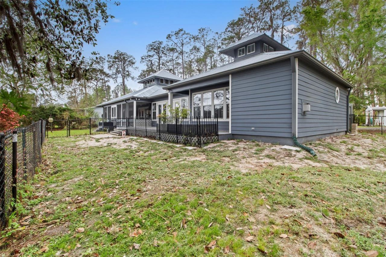 299 Riley Lake Drive, Hawthorne, FL 32640 Photo