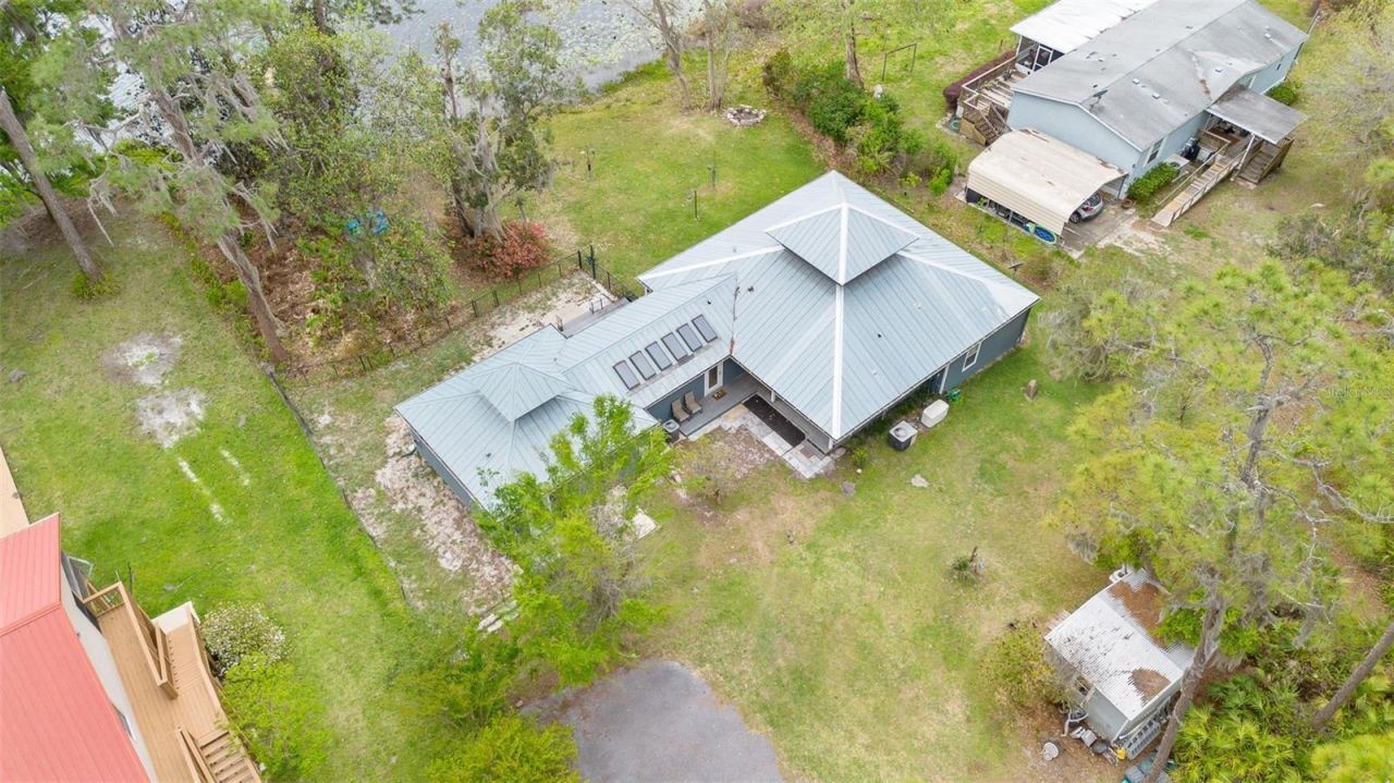 299 Riley Lake Drive, Hawthorne, FL 32640 Photo