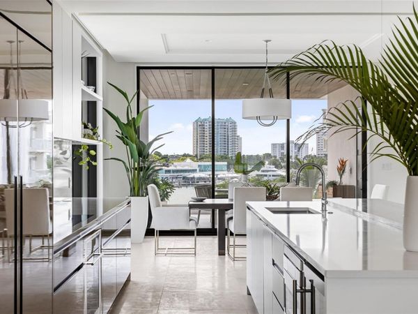 509 GOLDEN GATE POINT, Unit 4, SARASOTA, FL 34236