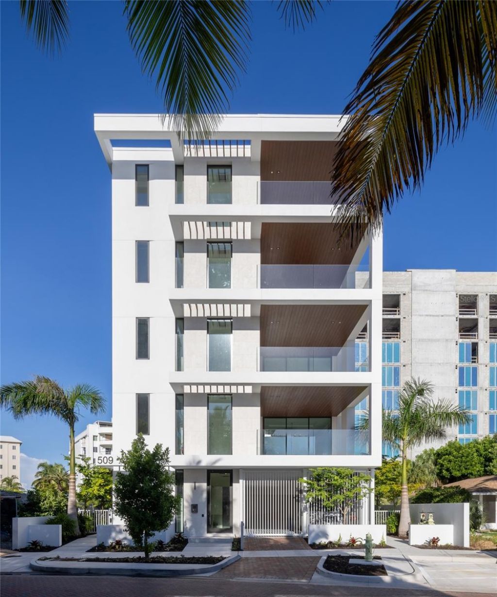 509 Golden Gate Point, Unit 4, Sarasota, FL 34236 Photo