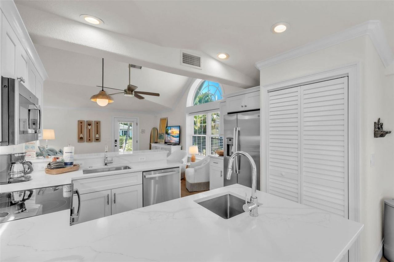 215 67th Street , Unit 6, Holmes Beach, FL 34217 Photo
