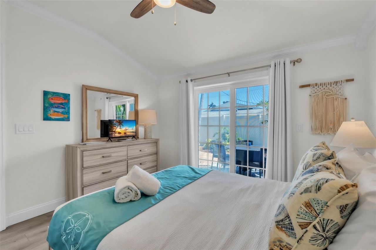 215 67th Street , Unit 6, Holmes Beach, FL 34217 Photo