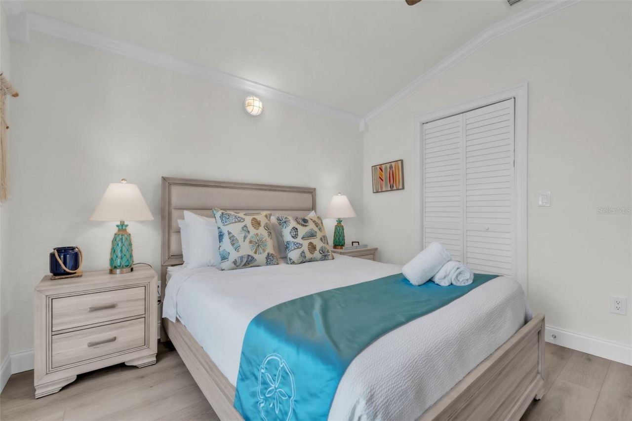 215 67th Street , Unit 6, Holmes Beach, FL 34217 Photo