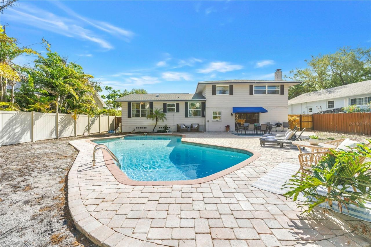 8500 144th Lane , Seminole, FL 33776 Photo