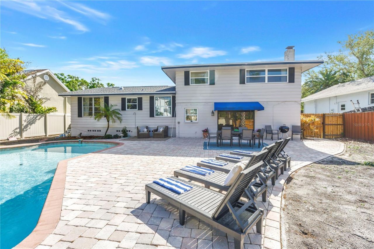 8500 144th Lane , Seminole, FL 33776 Photo