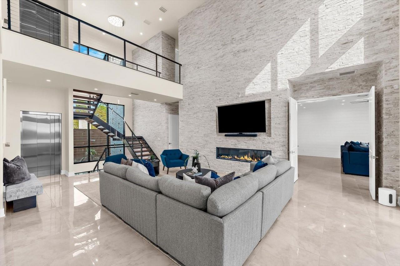 402 Hillsborough Street, Palm Harbor, FL 34683 Photo