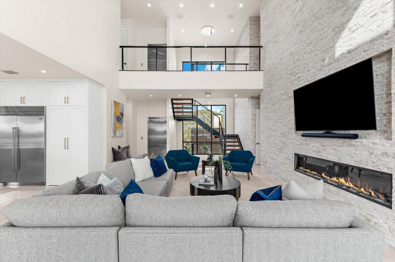 402 Hillsborough Street, Palm Harbor, FL 34683 Photo