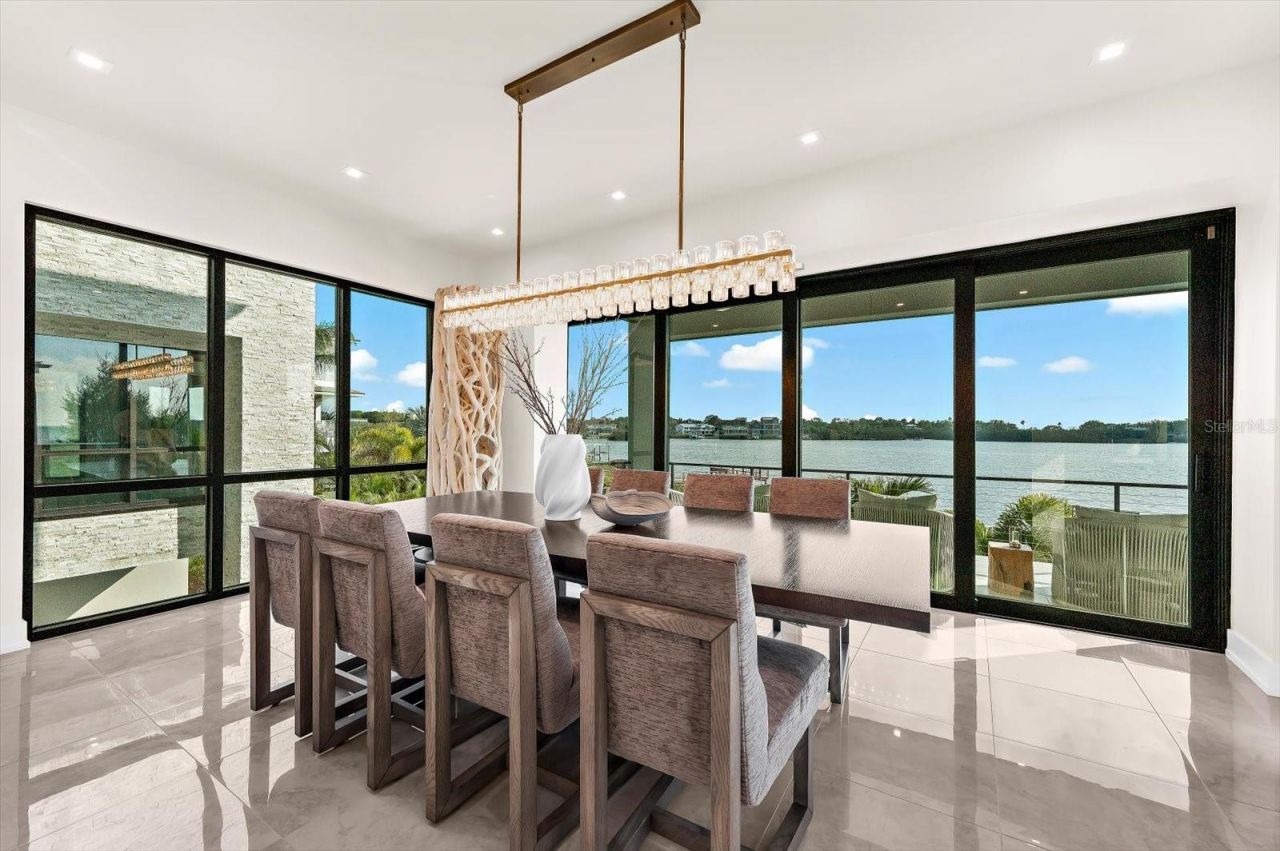 402 Hillsborough Street, Palm Harbor, FL 34683 Photo