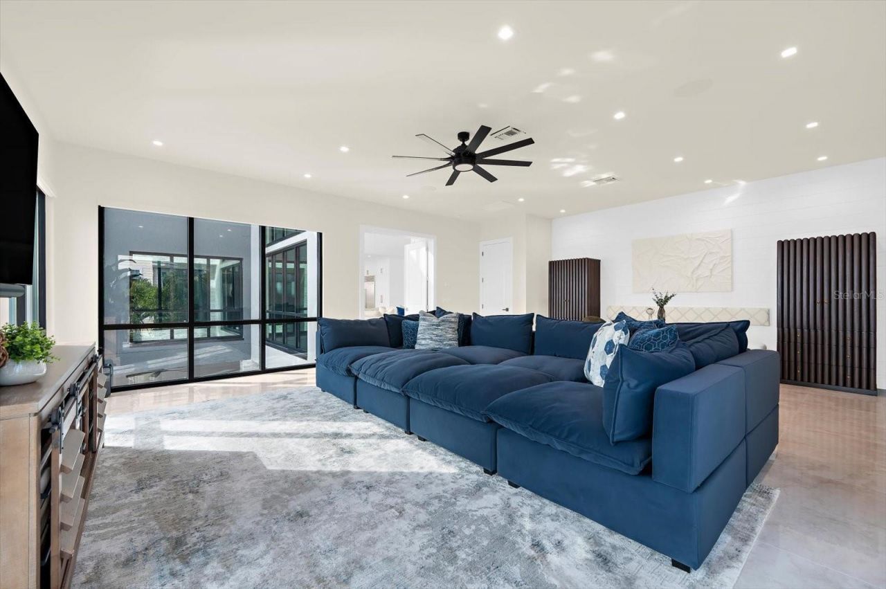 402 Hillsborough Street, Palm Harbor, FL 34683 Photo