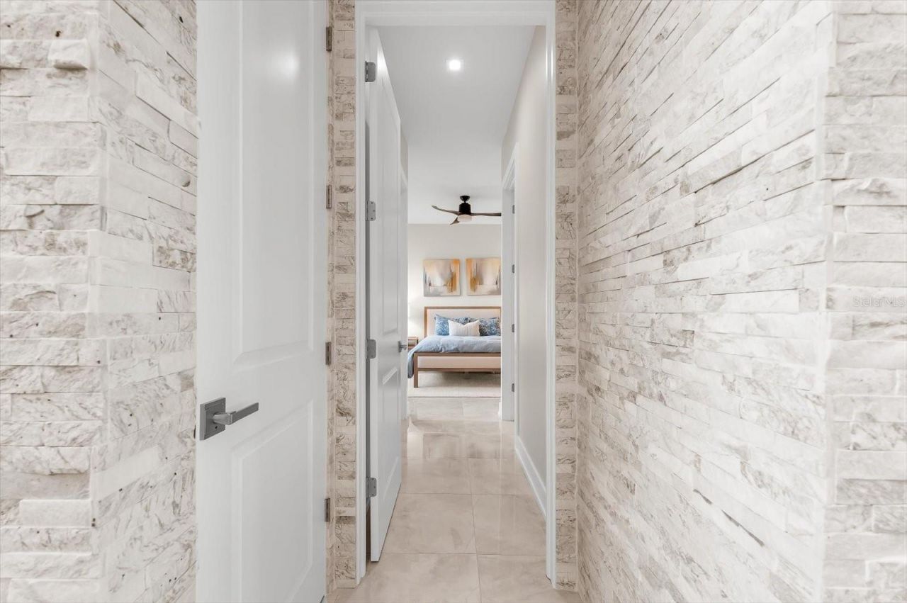 402 Hillsborough Street, Palm Harbor, FL 34683 Photo