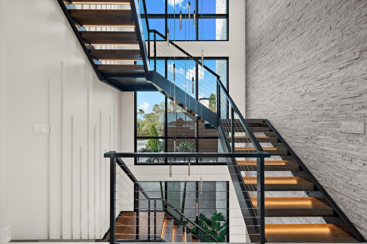 402 Hillsborough Street, Palm Harbor, FL 34683 Photo