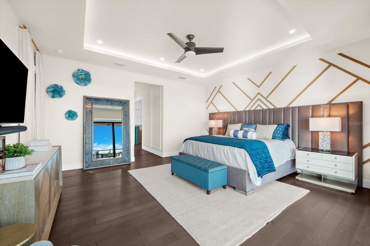 402 Hillsborough Street, Palm Harbor, FL 34683 Photo