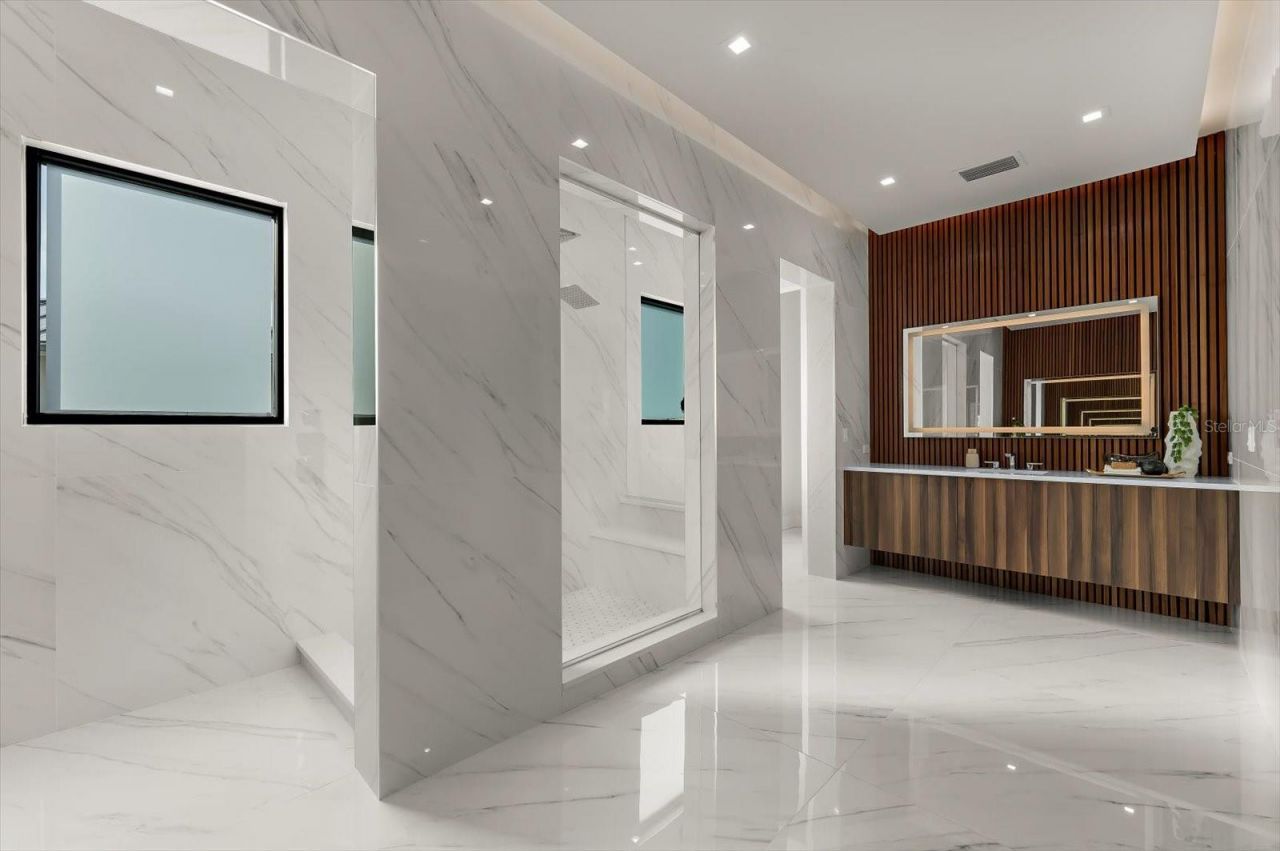 402 Hillsborough Street, Palm Harbor, FL 34683 Photo