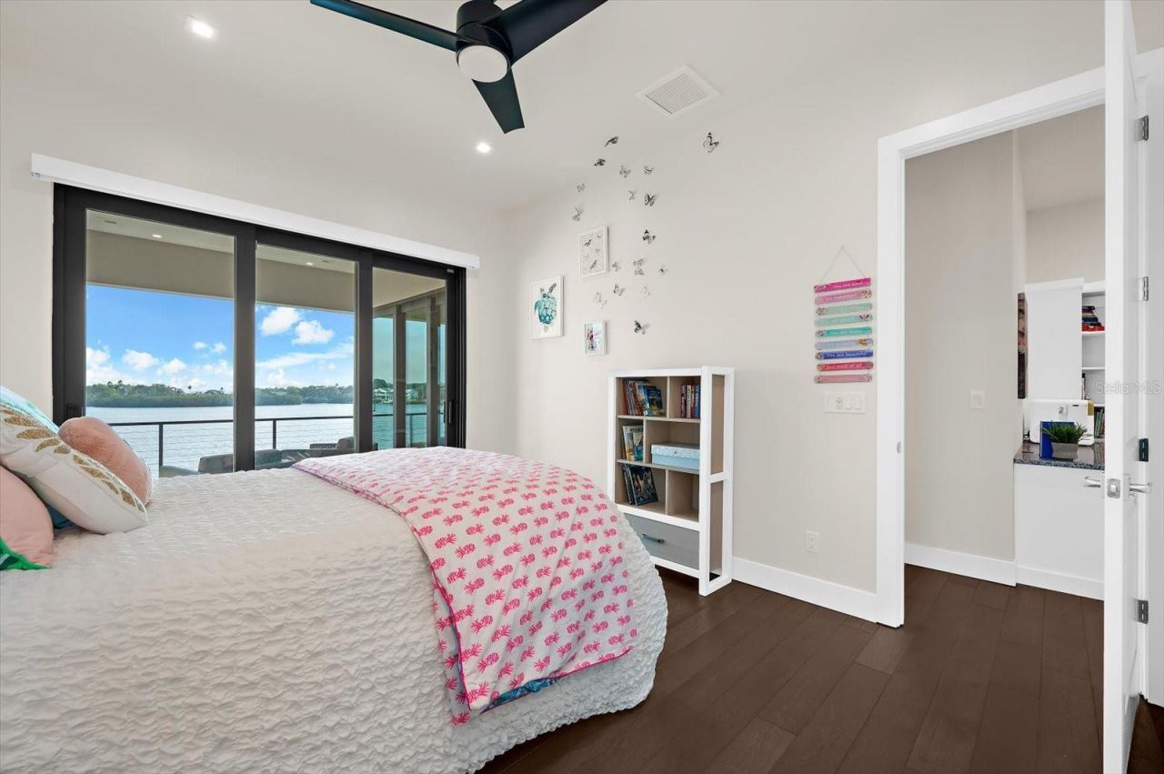 402 Hillsborough Street, Palm Harbor, FL 34683 Photo