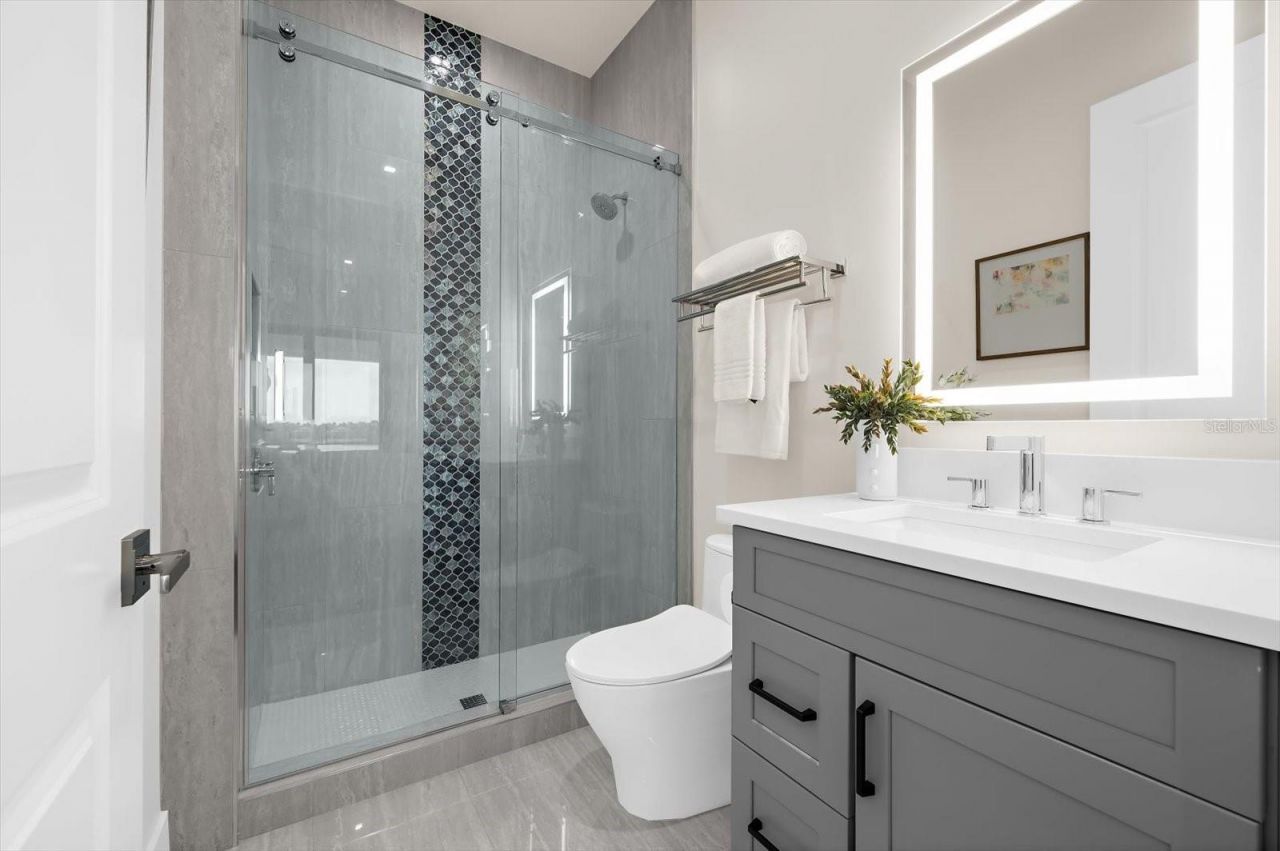 402 Hillsborough Street, Palm Harbor, FL 34683 Photo