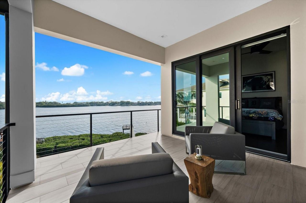 402 Hillsborough Street, Palm Harbor, FL 34683 Photo