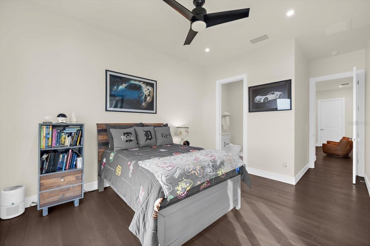 402 Hillsborough Street, Palm Harbor, FL 34683 Photo