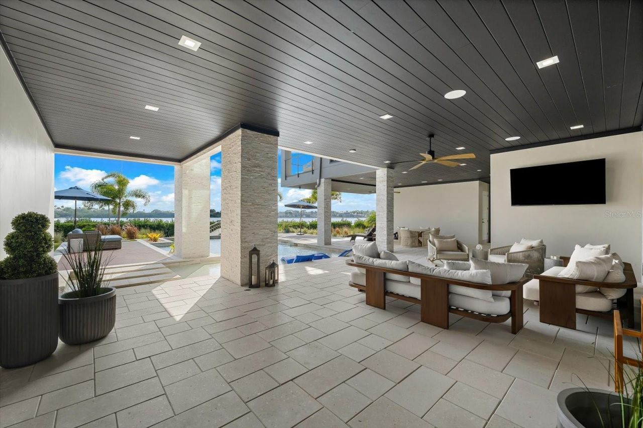 402 Hillsborough Street, Palm Harbor, FL 34683 Photo