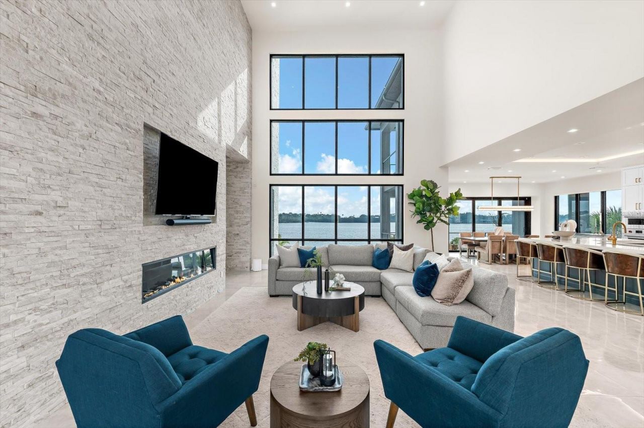 402 Hillsborough Street, Palm Harbor, FL 34683 Photo