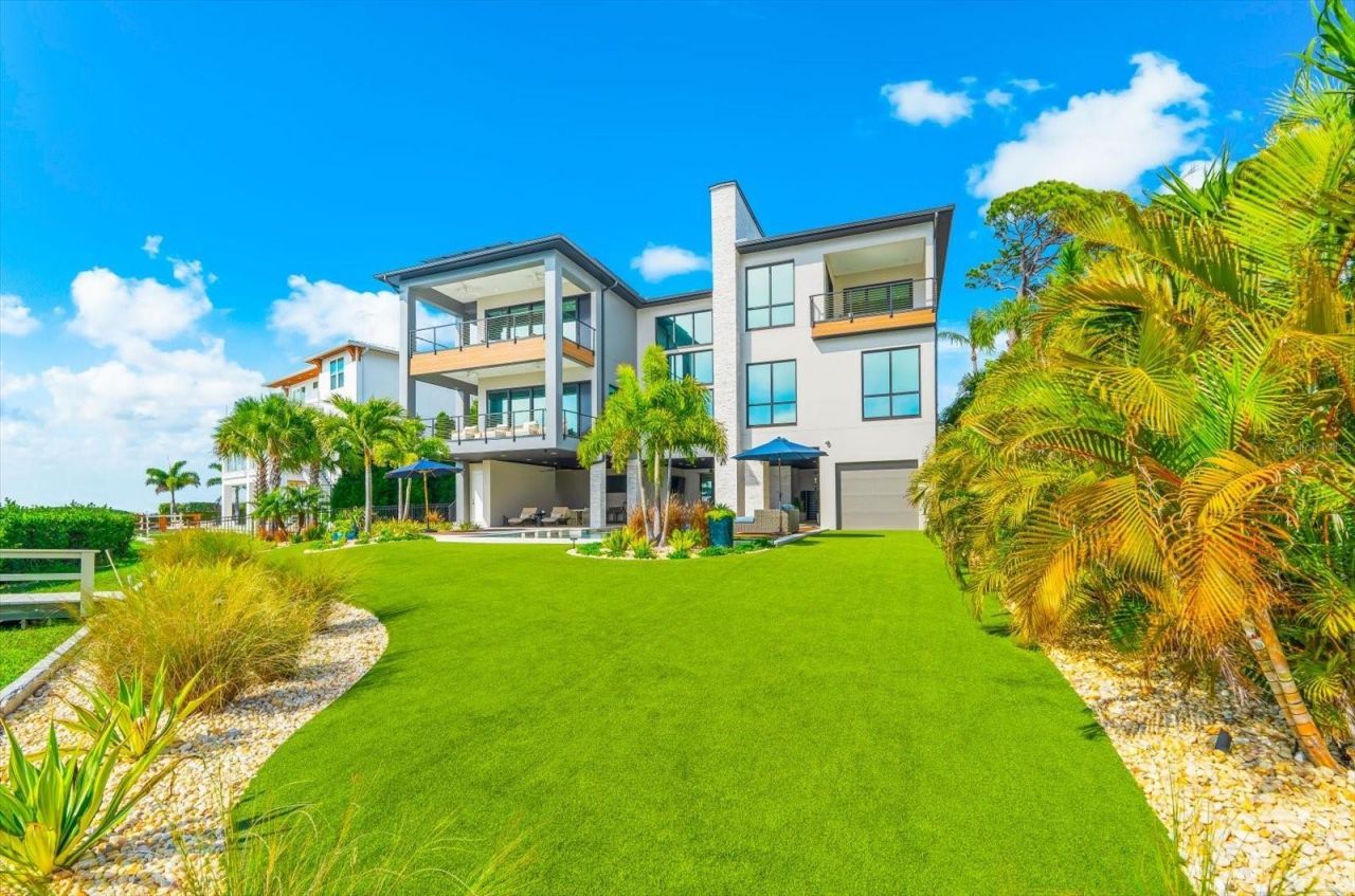 402 Hillsborough Street, Palm Harbor, FL 34683 Photo