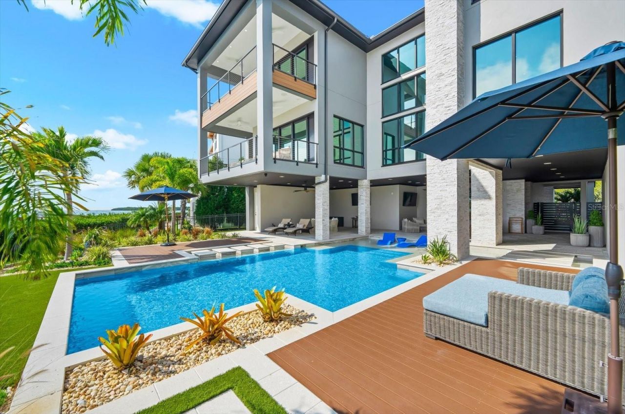 402 Hillsborough Street, Palm Harbor, FL 34683 Photo