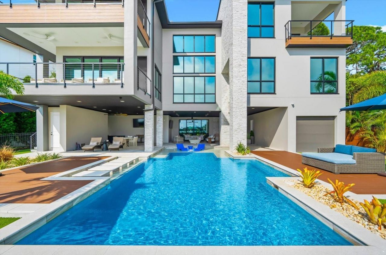 402 Hillsborough Street, Palm Harbor, FL 34683 Photo