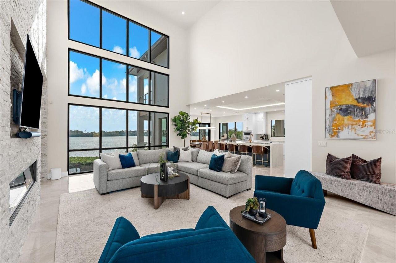 402 Hillsborough Street, Palm Harbor, FL 34683 Photo