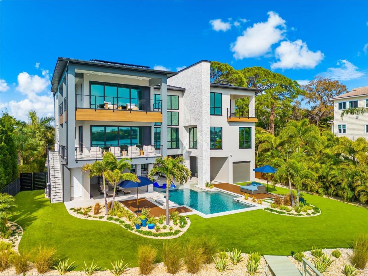 402 Hillsborough Street, Palm Harbor, FL 34683 Photo