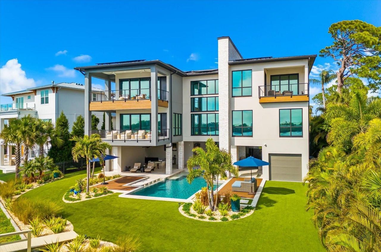 402 Hillsborough Street, Palm Harbor, FL 34683 Photo