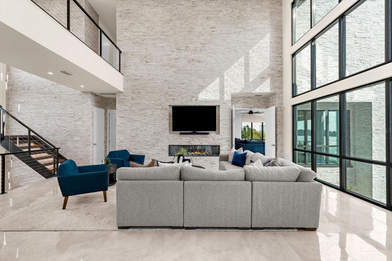 402 Hillsborough Street, Palm Harbor, FL 34683 Photo