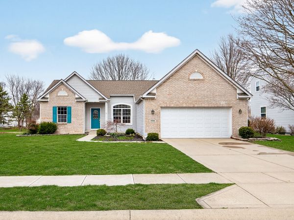 6264 Saddletree Drive, Zionsville, IN 46077