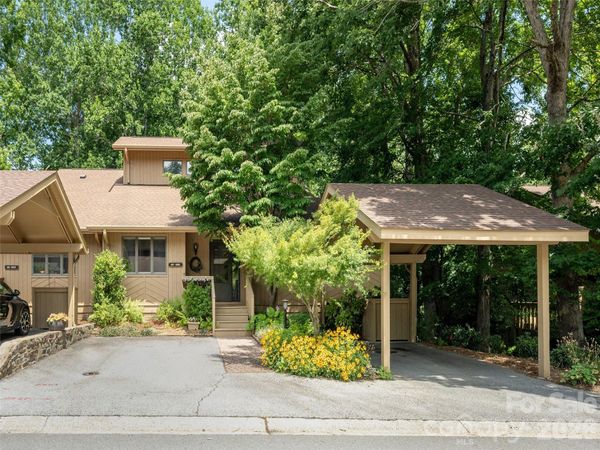 601 Red Oak Drive, Hendersonville, NC 28791