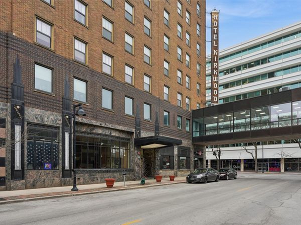 400 Walnut Street, Unit 1005, Des Moines, IA 50309