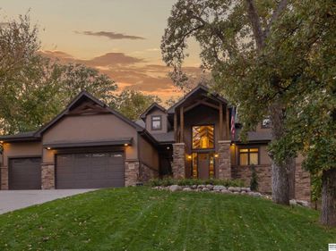 5702 S 238th Street, Elkhorn, NE 68022