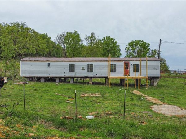 1085 County Road 723 , Huntsville, AR 72740