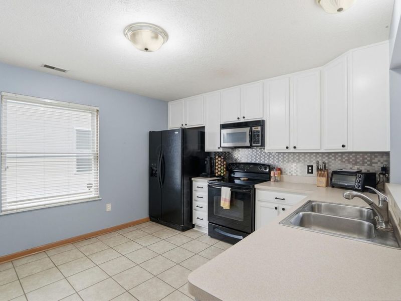 6891 Spring Bloom Drive, Canal Winchester, OH 43110 Photo 14