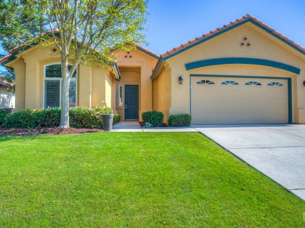 2016 Snowdrop Drive, Bakersfield, CA 93311