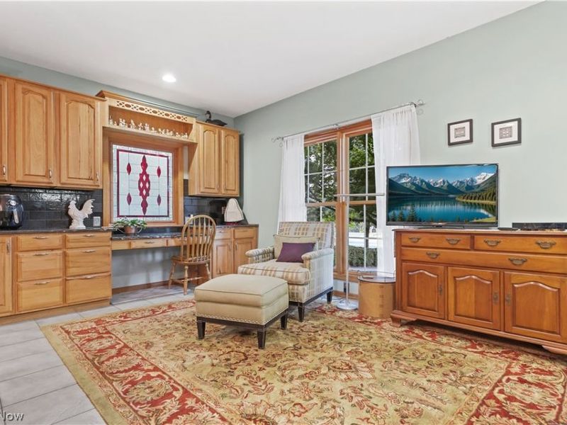 2011 E Swan Lake Circle , Kent, OH 44240 Photo 11