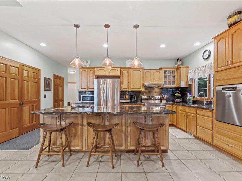 2011 E Swan Lake Circle , Kent, OH 44240 Photo 13