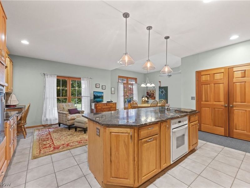 2011 E Swan Lake Circle , Kent, OH 44240 Photo 15