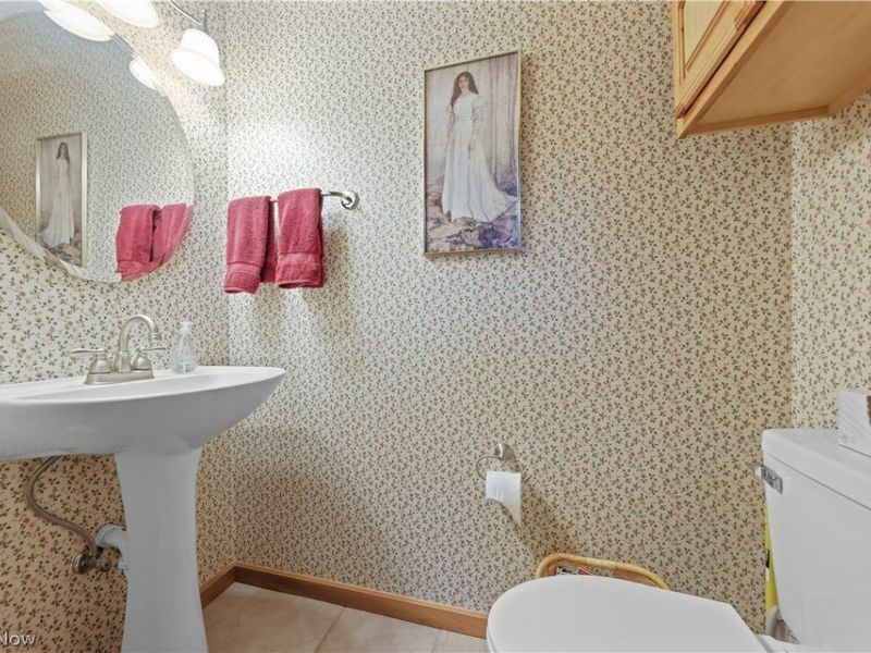 2011 E Swan Lake Circle , Kent, OH 44240 Photo 16