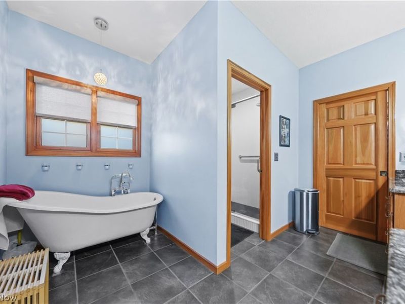 2011 E Swan Lake Circle , Kent, OH 44240 Photo 24