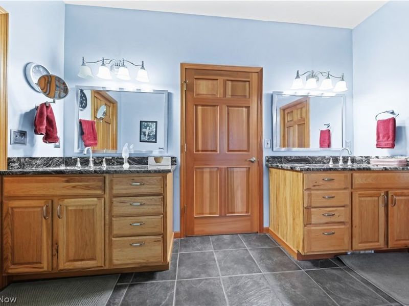 2011 E Swan Lake Circle , Kent, OH 44240 Photo 25