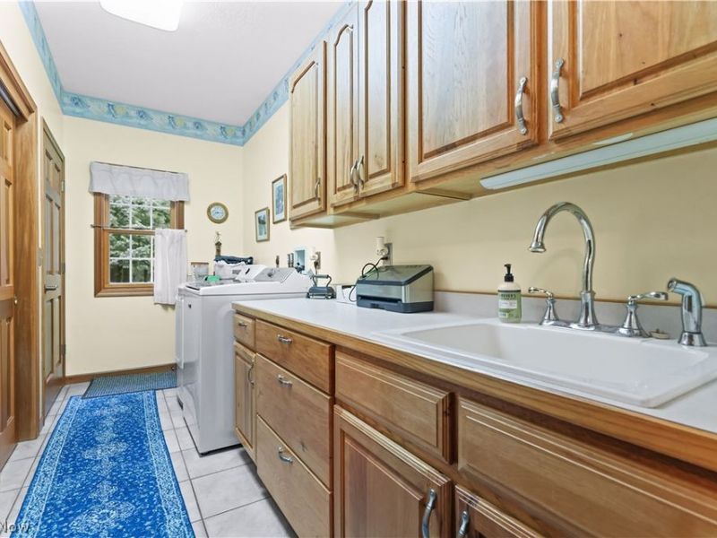 2011 E Swan Lake Circle , Kent, OH 44240 Photo 32