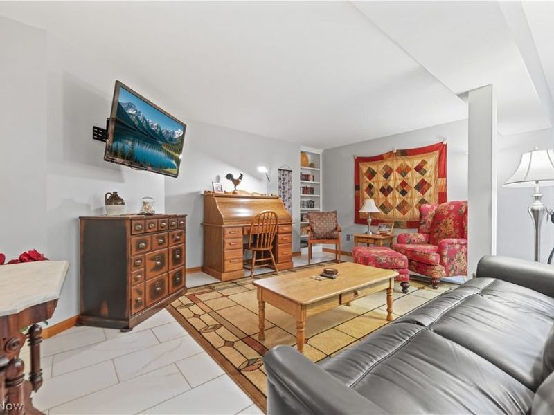 2011 E Swan Lake Circle , Kent, OH 44240 Photo 33