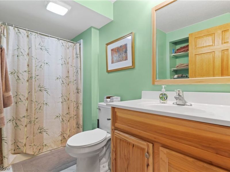 2011 E Swan Lake Circle , Kent, OH 44240 Photo 38