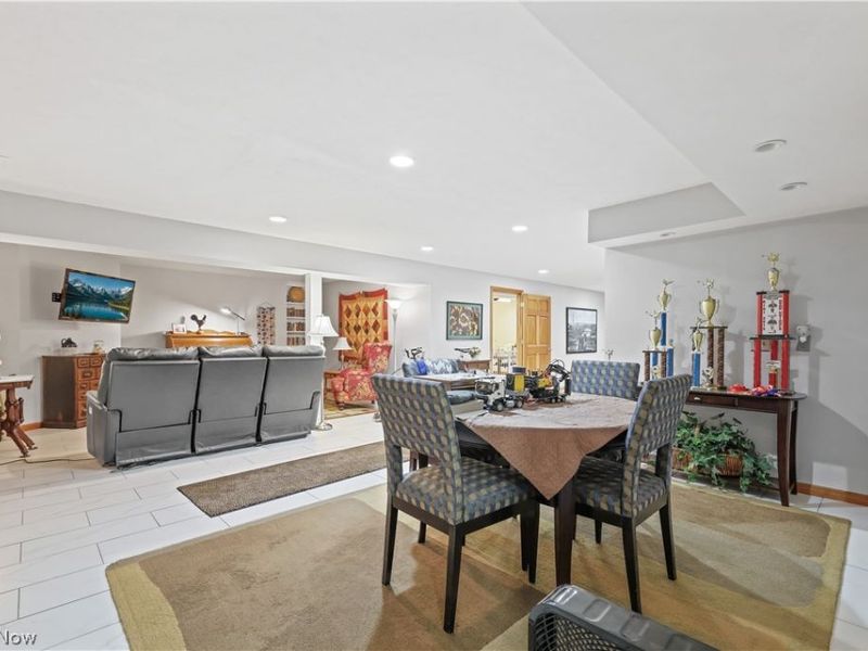 2011 E Swan Lake Circle , Kent, OH 44240 Photo 40