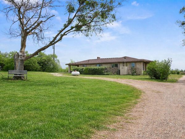 2915 County Road 153 , Georgetown, TX 78626